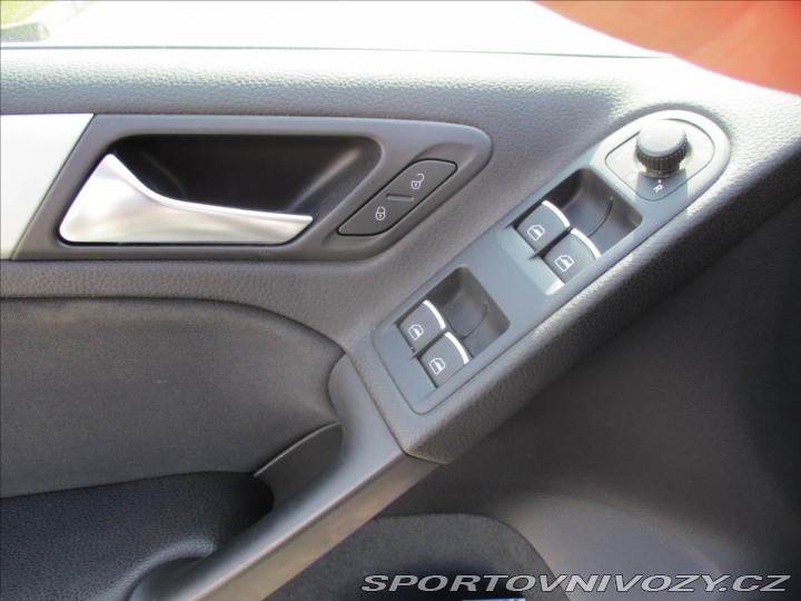 Volkswagen Golf 1,4 TSi 118kw DSG odpočet 2012