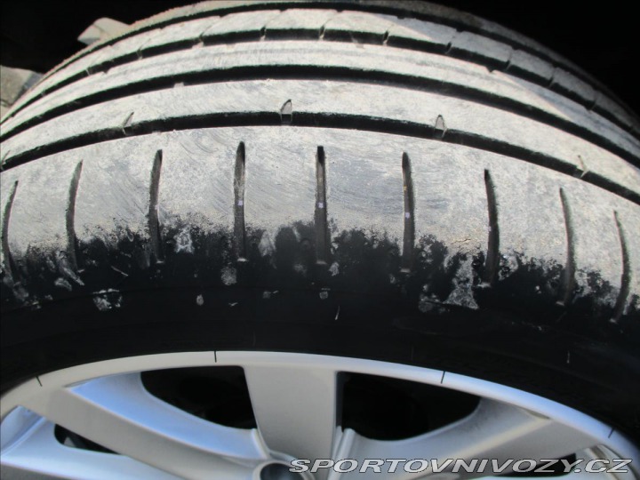 Volkswagen Golf 1,4 TSi 118kw DSG odpočet 2012