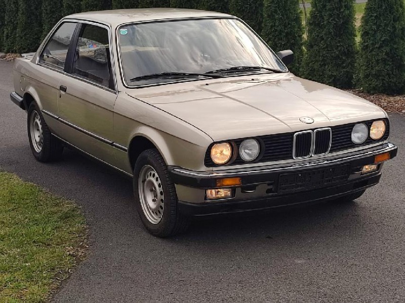 BMW 3 323i   E30