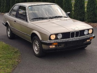 BMW 3 323i   E30