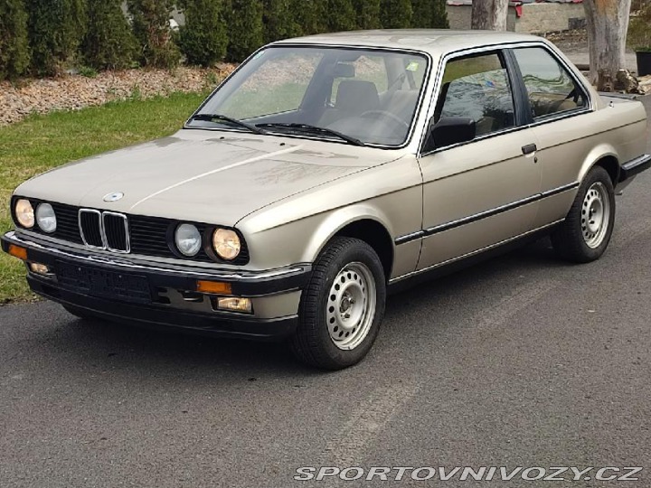 BMW 3 323i E30 1984