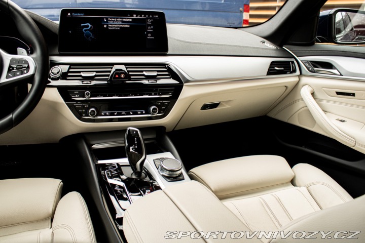 BMW 5 Touring 530e Laser, v Zá 2023