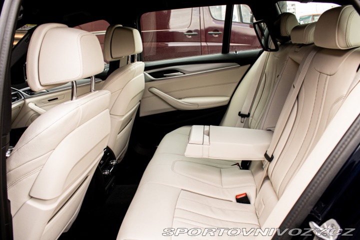 BMW 5 Touring 530e Laser, v Zá 2023