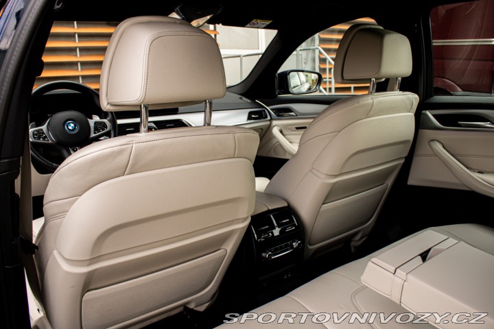 BMW 5 Touring 530e Laser, v Zá 2023