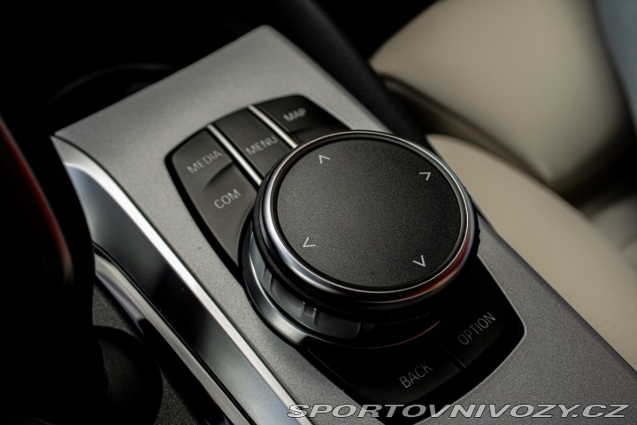 BMW 5 Touring 530e Laser, v Zá 2023