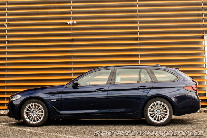 BMW 5 Touring 530e Laser, v Zá 2023