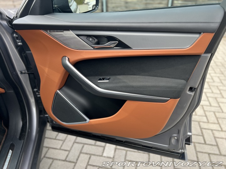 Jaguar F-Pace  2021
