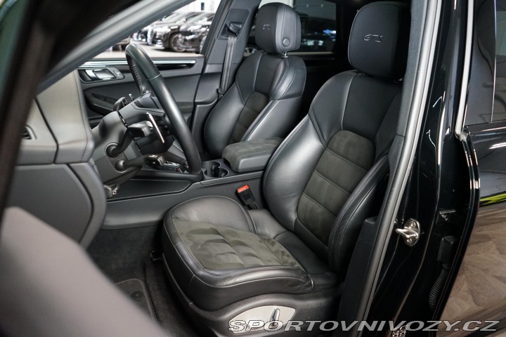 Porsche Macan GTS Chrono Pano PDK Vzduc 2022