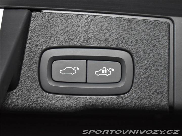 Volvo Ostatní modely XC60 2,0 T6 AWD Black Edition 2024