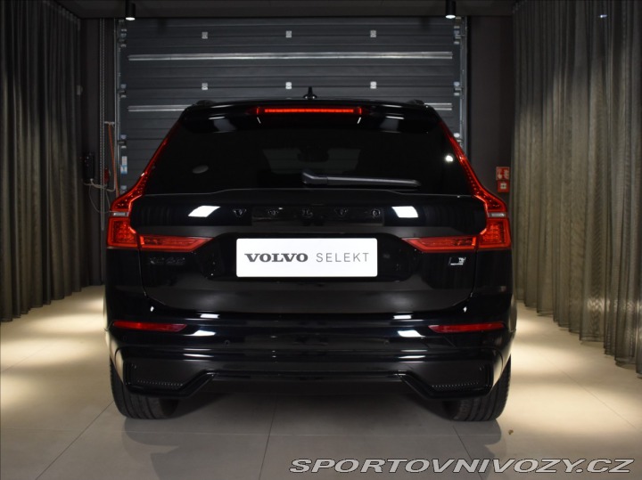 Volvo Ostatní modely XC60 2,0 T6 AWD Black Edition 2024