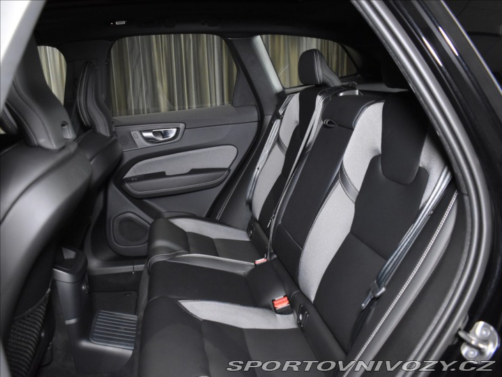 Volvo Ostatní modely XC60 2,0 T6 AWD Black Edition 2024