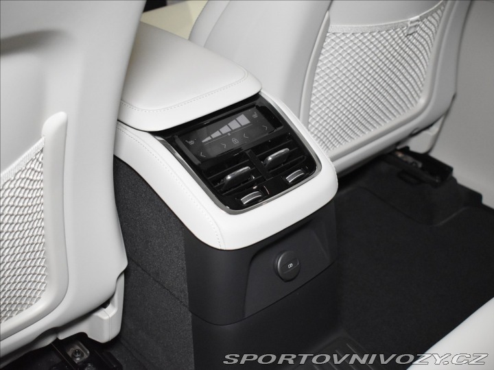 Volvo Ostatní modely XC90 2,0 T8 AWD Plugin Ultra 2025