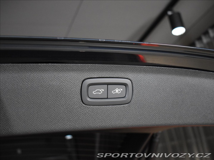 Volvo Ostatní modely XC90 2,0 T8 AWD Plugin Ultra 2025