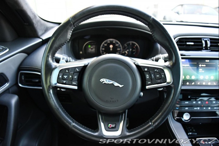 Jaguar F-Pace 30d AWD S REZERVACE 2017