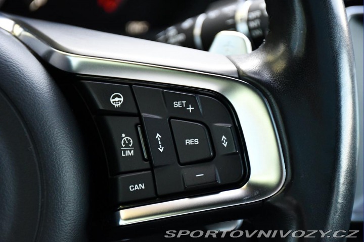 Jaguar F-Pace 30d AWD S PANO TAŽNÉ MERI 2017