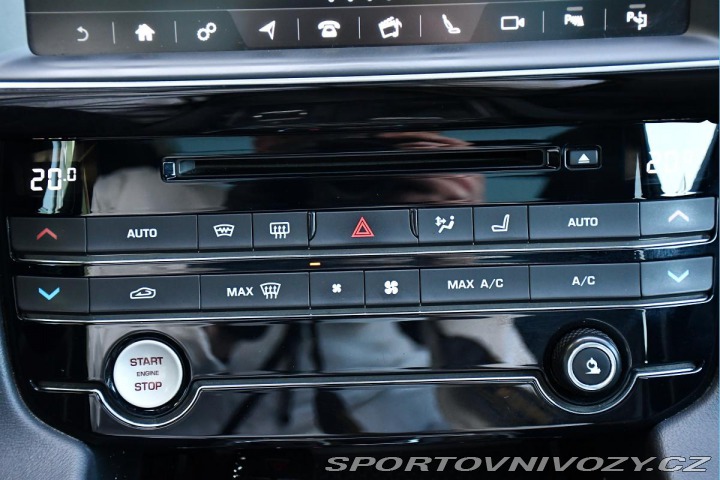 Jaguar F-Pace 30d AWD S PANO TAŽNÉ MERI 2017