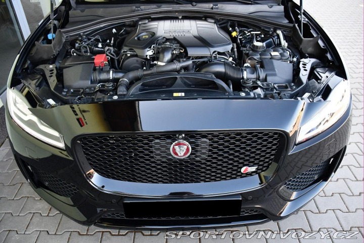 Jaguar F-Pace 30d AWD S PANO TAŽNÉ MERI 2017