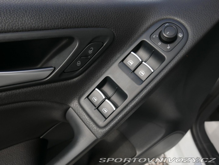 Volkswagen Golf 1,4 TSI Cabrio REZERVACE 2015