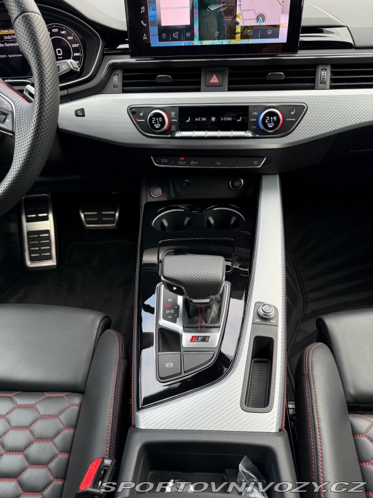 Audi RS4  2023