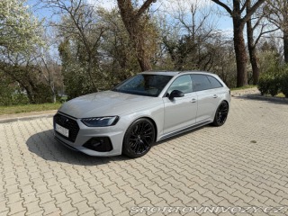 Audi RS4  2023