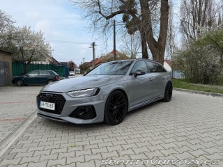 Audi RS4  2023