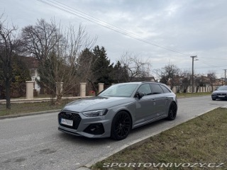 Audi RS4  2023