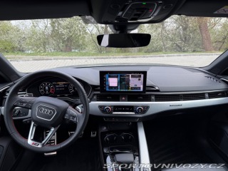 Audi RS4  2023