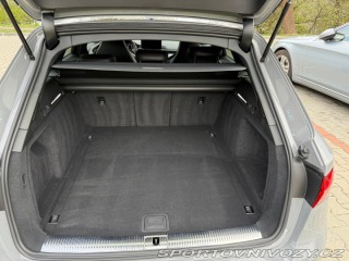 Audi RS4  2023