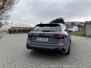 Audi RS4  2023