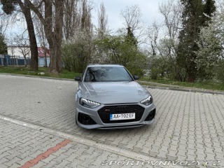 Audi RS4  2023