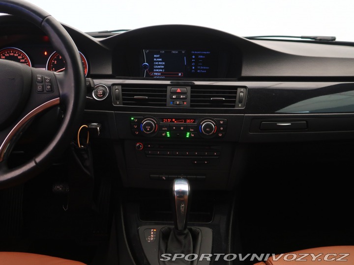 BMW 3 330 i xDrive 2011