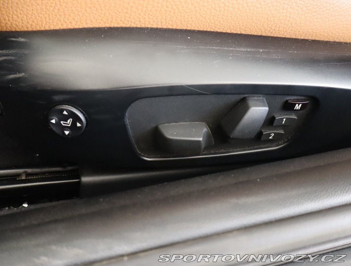 BMW 3 330 i xDrive 2011
