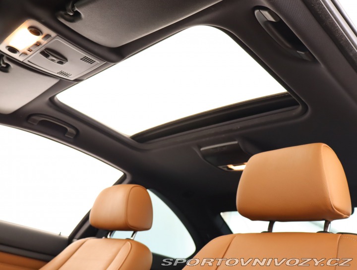 BMW 3 330 i xDrive 2011