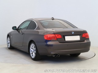 BMW 3 330 i xDrive 2011