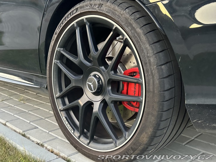 Mercedes-Benz E  2022