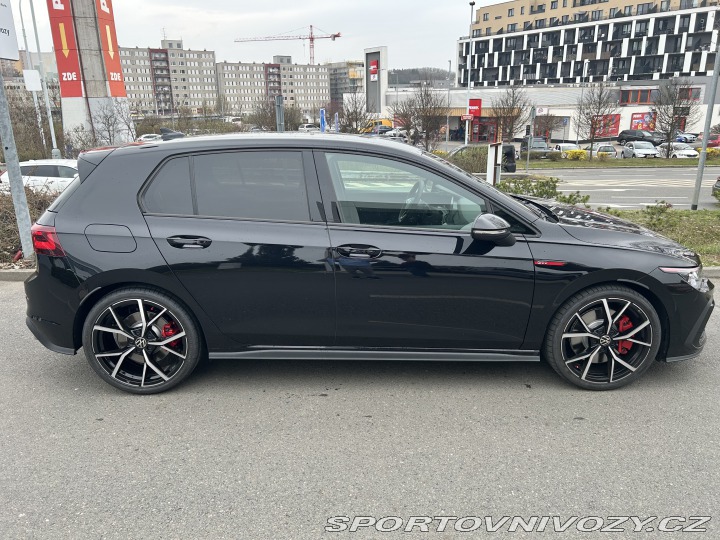 Volkswagen Golf GTI 2024