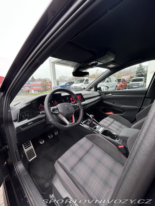 Volkswagen Golf GTI 2024