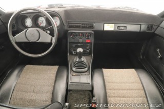 Porsche 924  1977