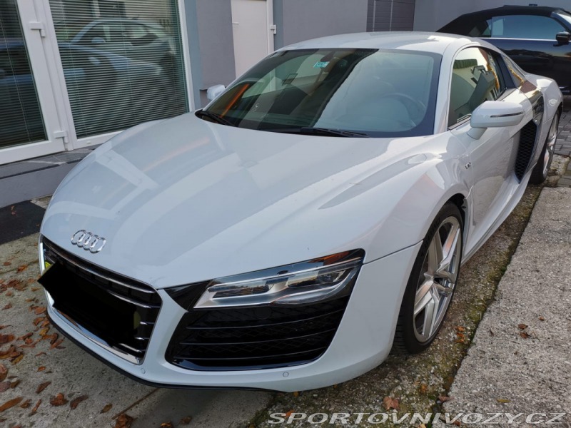 Audi R8 5,2 V10 manuál