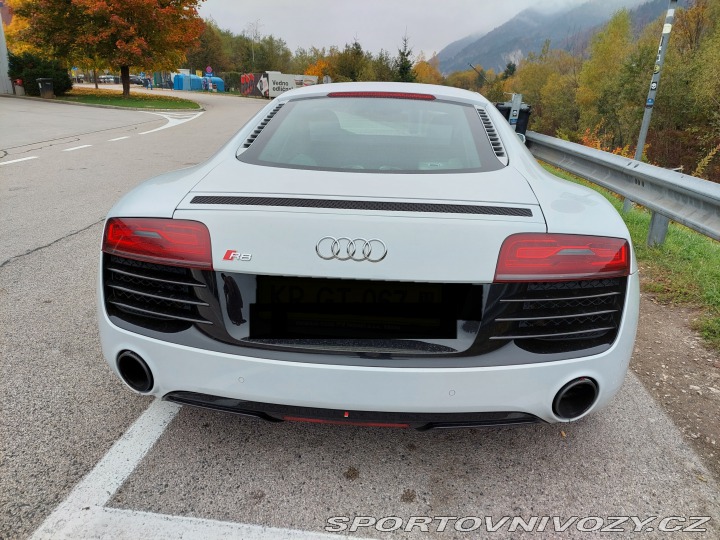 Audi R8 5,2 V10 manuál 2013