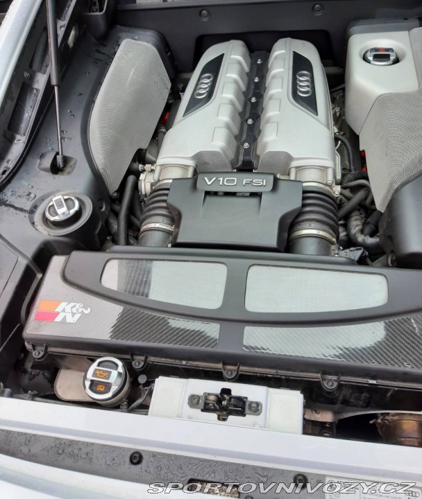 Audi R8 5,2 V10 manuál 2013