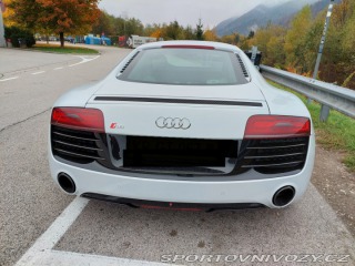 Audi R8 5,2 V10 manuál 2013