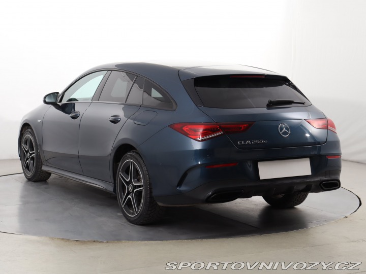 Mercedes-Benz CLA Progressive 250e 2022
