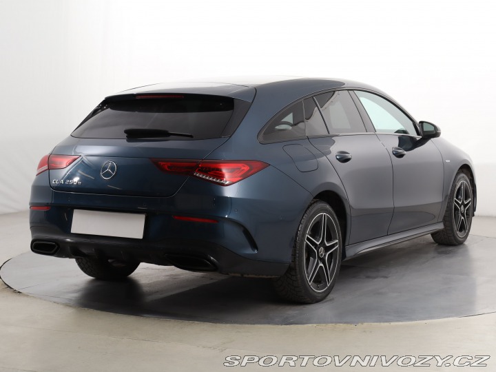 Mercedes-Benz CLA Progressive 250e 2022