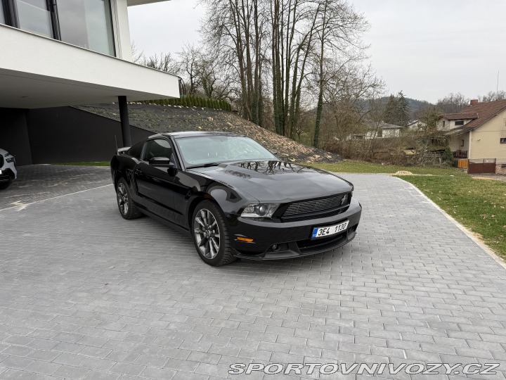 Ford Mustang GT/CS 2011