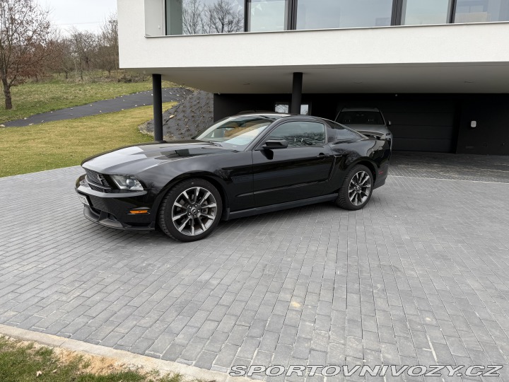 Ford Mustang GT/CS 2011