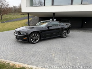 Ford Mustang GT/CS 2011