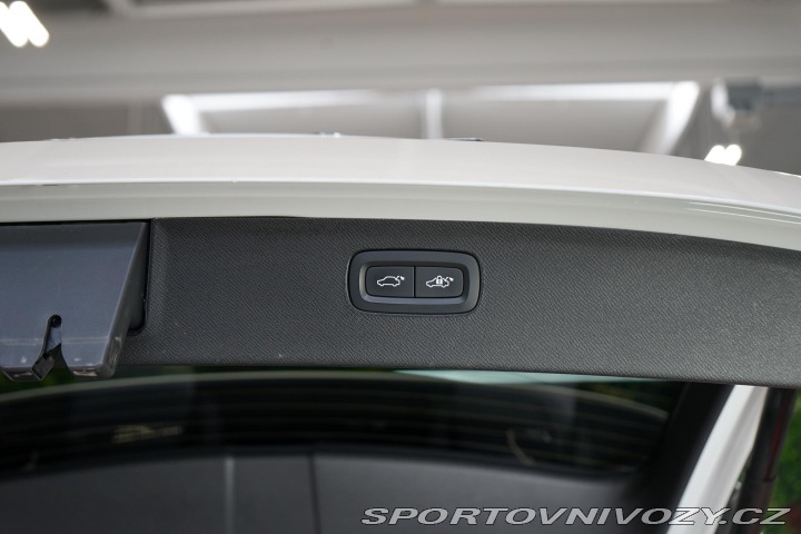 Volvo Ostatní modely XC90 T8 AWD Recharge R-Design 2020
