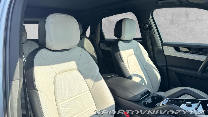 Porsche Cayenne E-Hybrid 2024