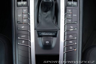 Porsche Macan  2017